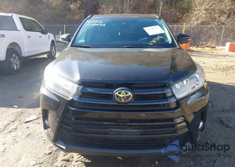 2018 Toyota Highlander Se из США, поврежденный, VIN 5TDJZRFH6JS553813